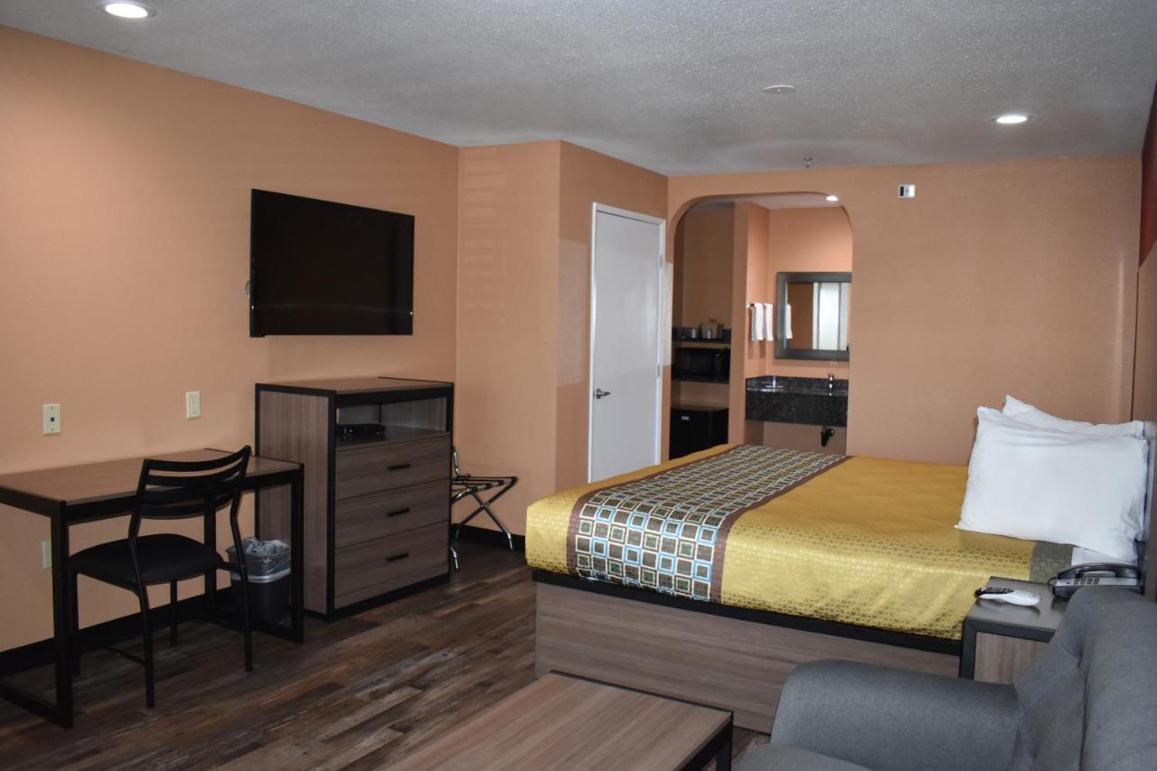 Baymont By Wyndham Manteca Hotel Екстериор снимка